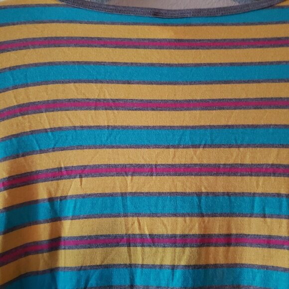LuLaRoe Irma Top Small Multicolor Striped Short Sleeve High Low T-Shirt Womens - Picture 5 of 8